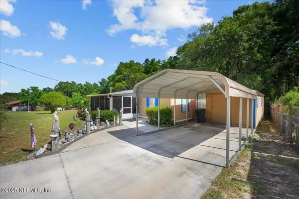 Hawthorne, FL 32640,233 ASH ST