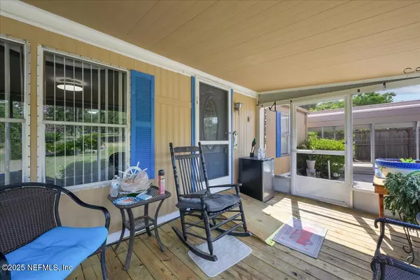 Hawthorne, FL 32640,233 ASH ST