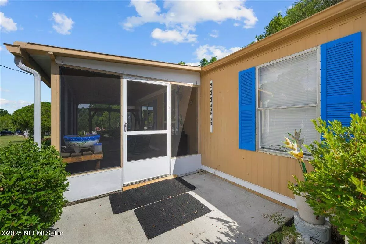 Hawthorne, FL 32640,233 ASH ST
