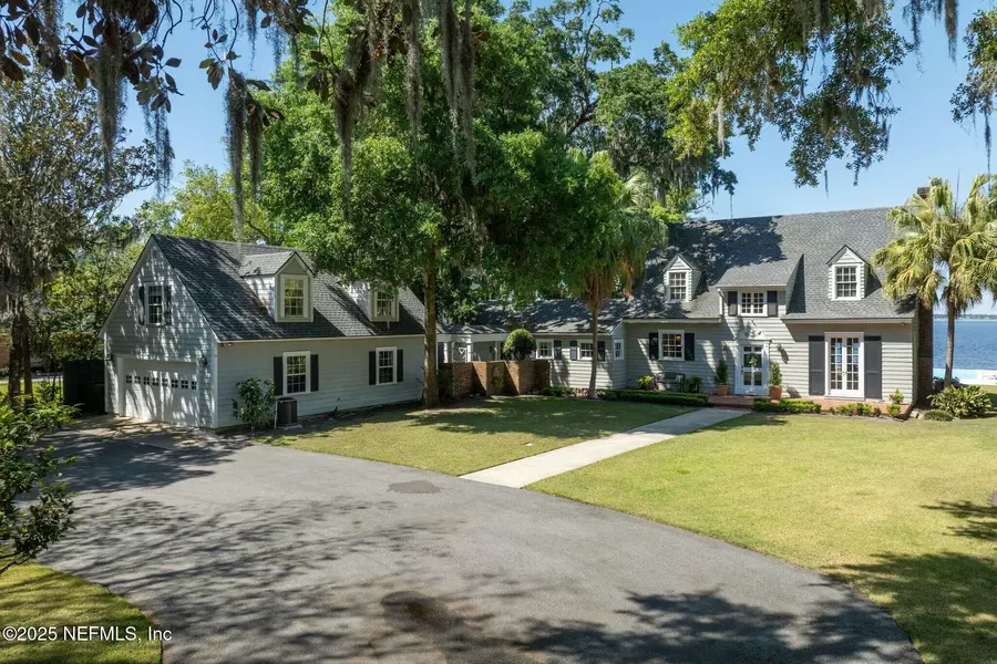 1301 REDBUD LN, Jacksonville, FL 32207
