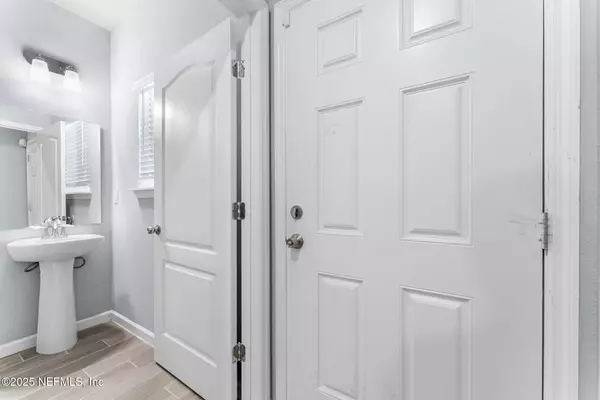 Jacksonville, FL 32222,10318 BENSON LAKE DR