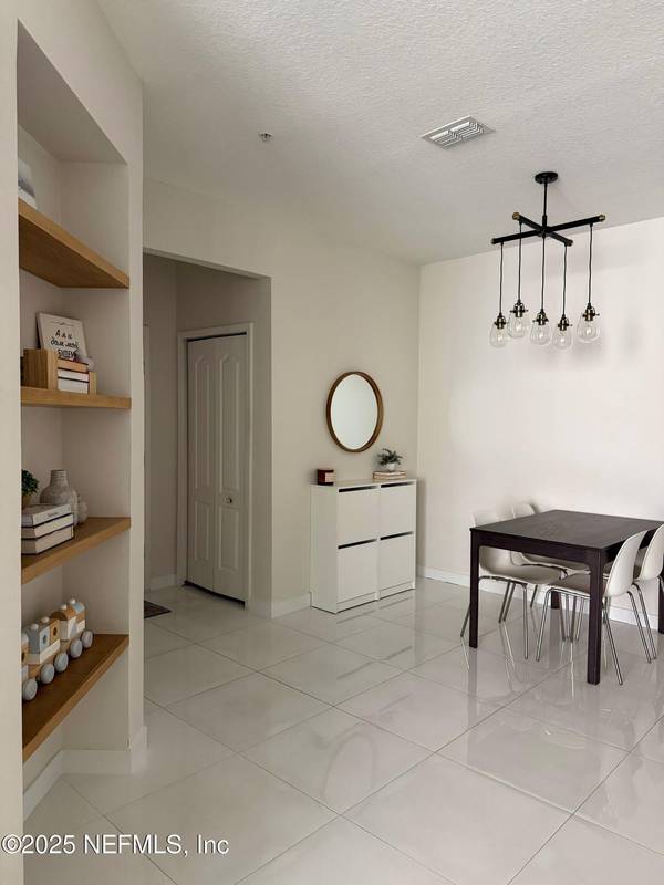 8601 BEACH BLVD #711, Jacksonville, FL 32216