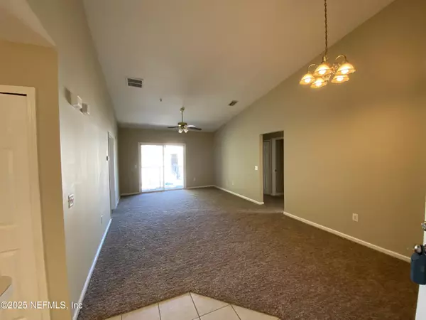 Jacksonville, FL 32244,6100 MAGGIES CIR #110