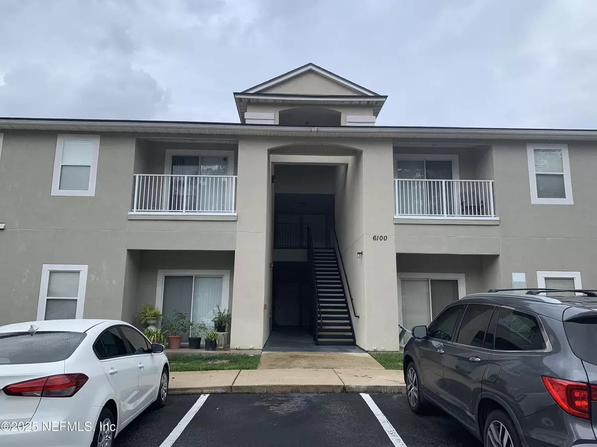 Jacksonville, FL 32244,6100 MAGGIES CIR #110