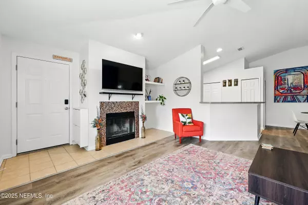 Jacksonville Beach, FL 32250,157 JARDIN DE MER PL #157