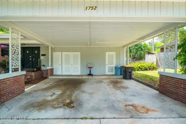 Jacksonville, FL 32210,1752 WHITMAN ST