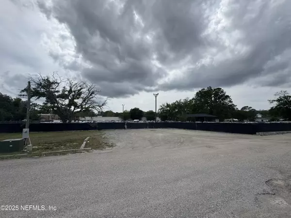 Jacksonville, FL 32257,5515/5517 SHAD RD