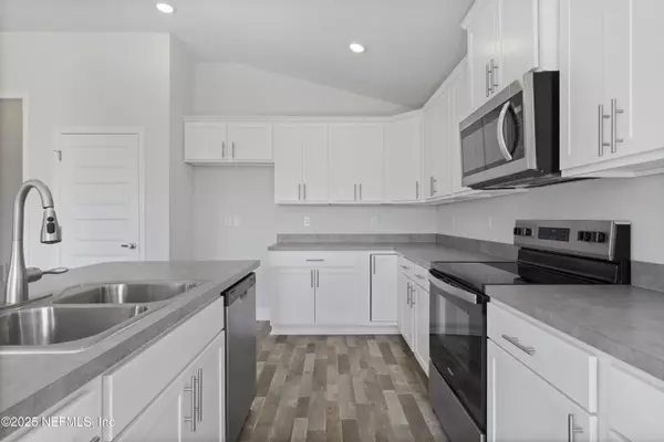 Jacksonville, FL 32219,8346 HELMSLEY BLVD