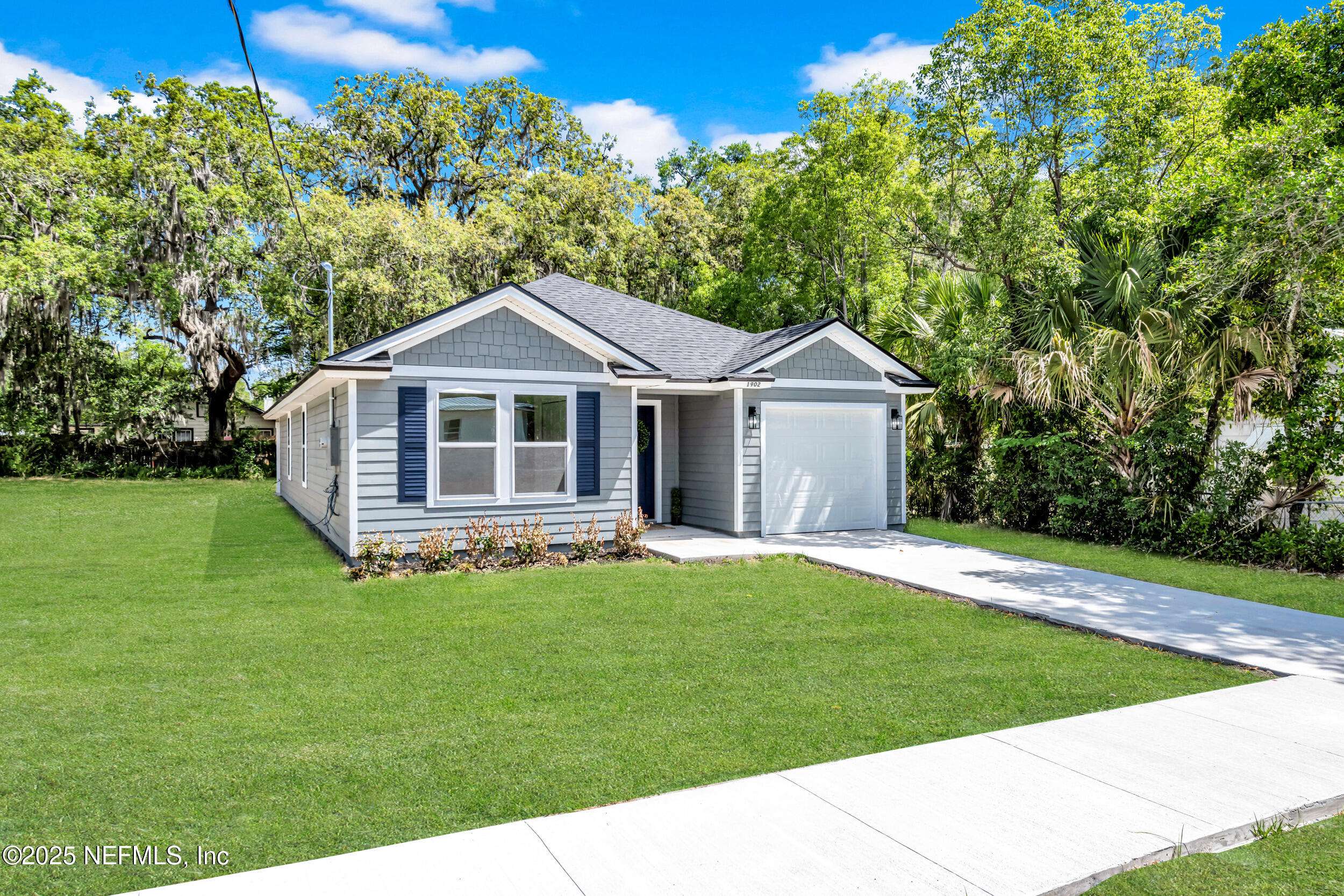 Palatka, FL 32177,1902 GILLIS ST