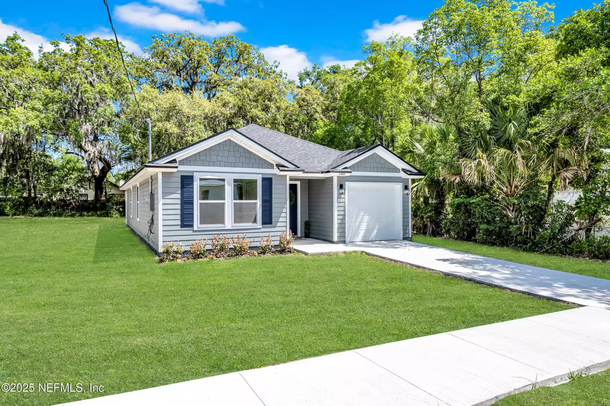 Palatka, FL 32177,1902 GILLIS ST