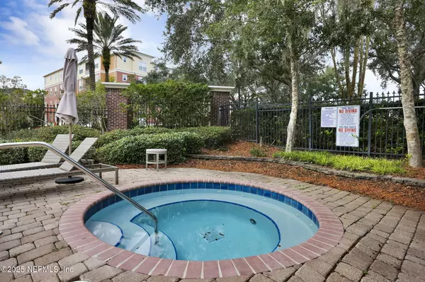 Jacksonville, FL 32216,4480 DEERWOOD LAKE Pkwy #121