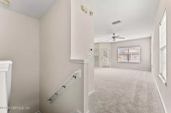 Jacksonville, FL 32256,7151 DEERFOOT POINT CIR #11-2