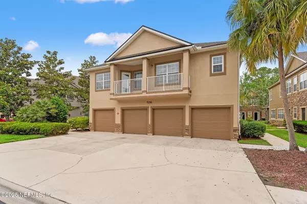 Jacksonville, FL 32256,7151 DEERFOOT POINT CIR #11-2