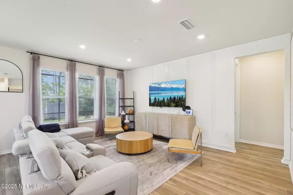 Jacksonville, FL 32256,10982 TOWN VIEW DR