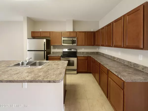 Orange Park, FL 32065,625 OAKLEAF PLANTATION Pkwy #112