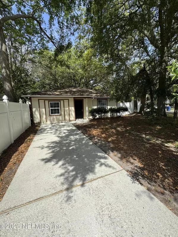 Fernandina Beach, FL 32034,403 S 13TH TER