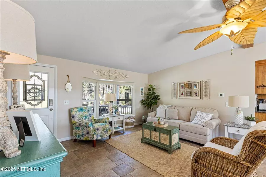 1418 PALM ST NE, Steinhatchee, FL 32359