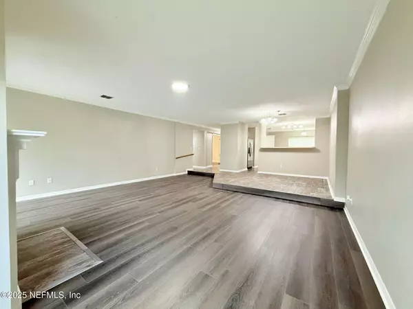 Jacksonville, FL 32207,5215 SAN JOSE BLVD #101