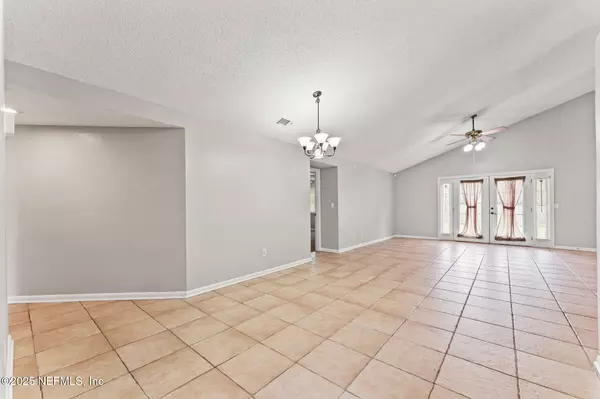 Jacksonville, FL 32244,8379 CHASON RD