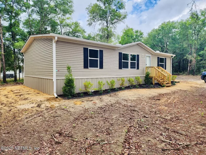 221 MALTAS AVE, Interlachen, FL 32148