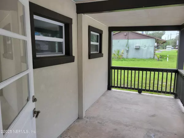 Welaka, FL 32189,673 3RD AVE