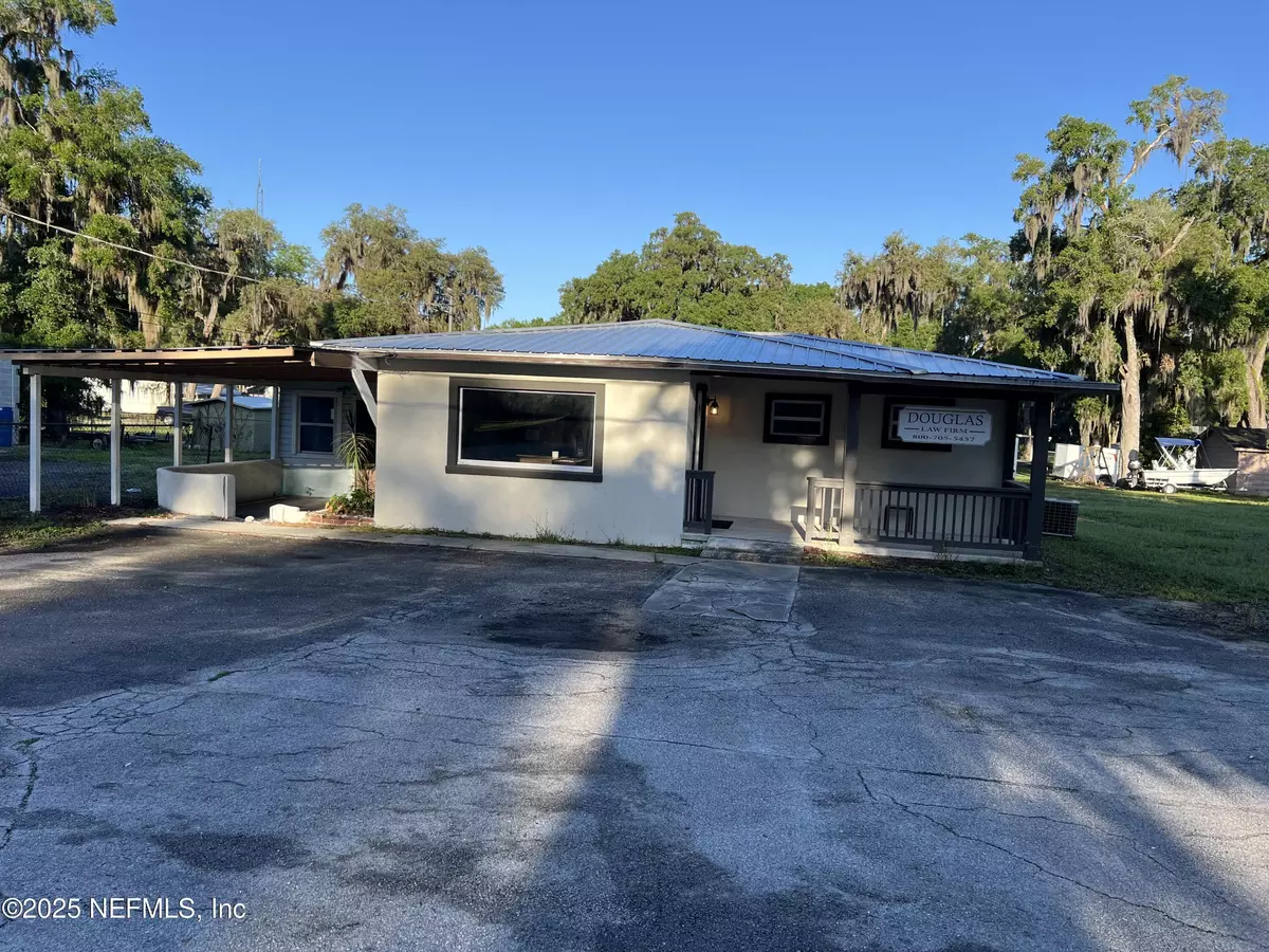 Welaka, FL 32189,673 3RD AVE