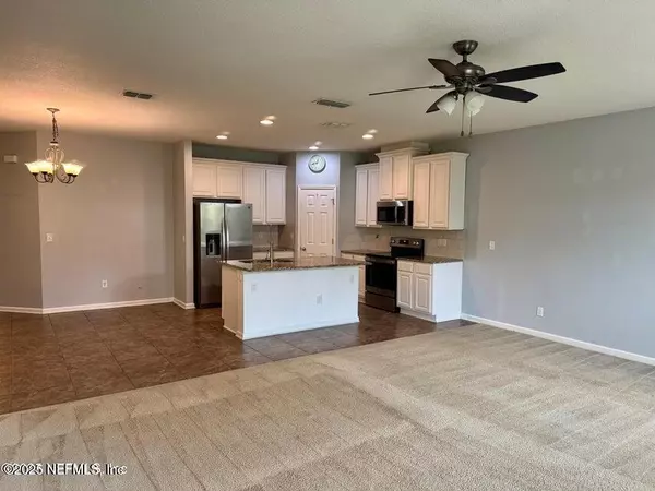 Jacksonville, FL 32218,11745 LAKE BEND CIR