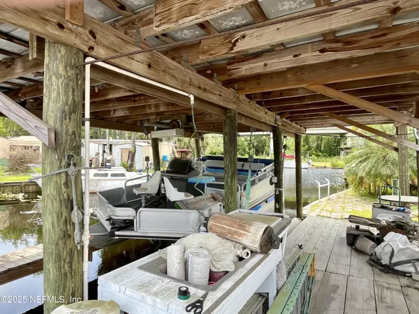Satsuma, FL 32189,110 MULBERRY ST