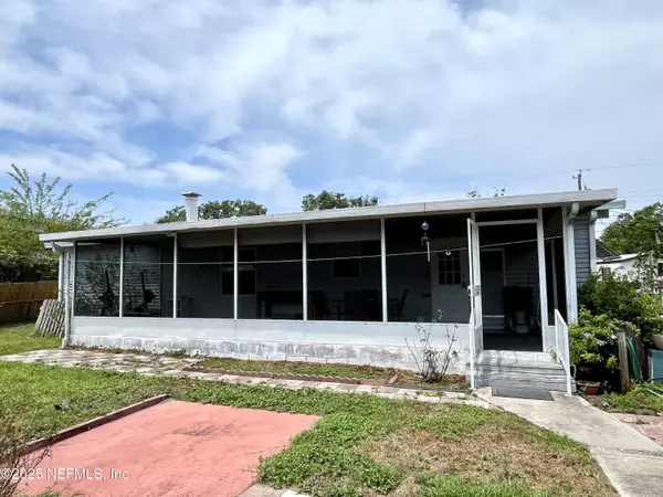 Satsuma, FL 32189,110 MULBERRY ST