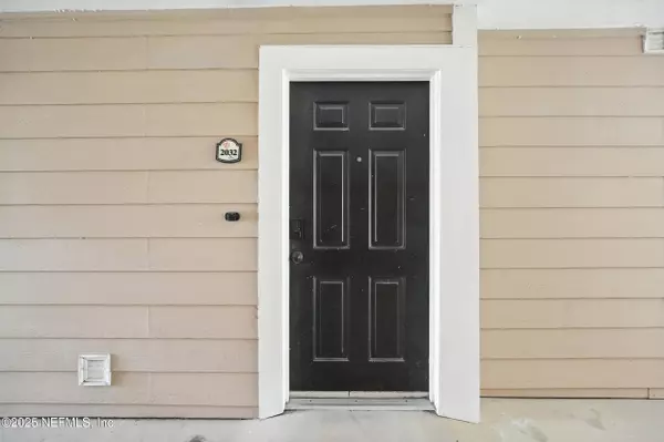 Jacksonville, FL 32216,8550 TOUCHTON RD #2032