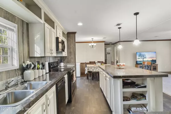 14310 BOYCE RD, Glen St. Mary, FL 32040