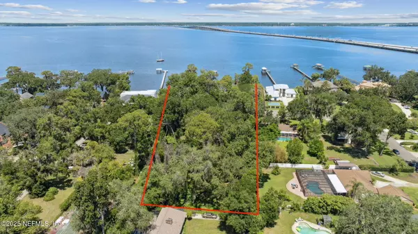 2510 HICKORY BLUFF LN, Jacksonville, FL 32223