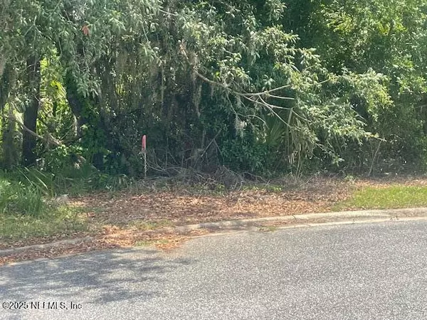 Welaka, FL 32193,211 VILLAGE DR