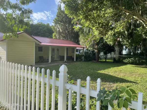 Keystone Heights, FL 32656,561 SE LAKEVIEW DR