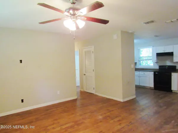 Jacksonville, FL 32218,1551 MAR VIC LN