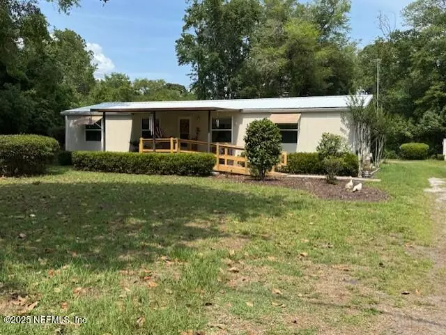 100 WATERWAY AVE, Satsuma, FL 32189