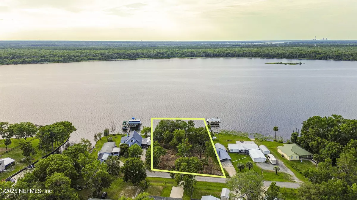 San Mateo, FL 32187,156 RIVERSHORE DR