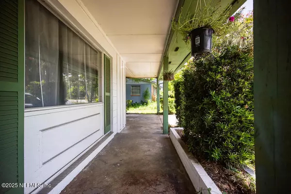 Jacksonville, FL 32216,735 GROVE PARK BLVD