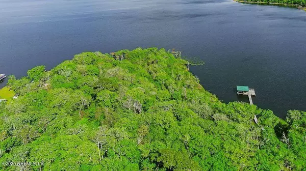 Florahome, FL 32140,258 LAKE DR