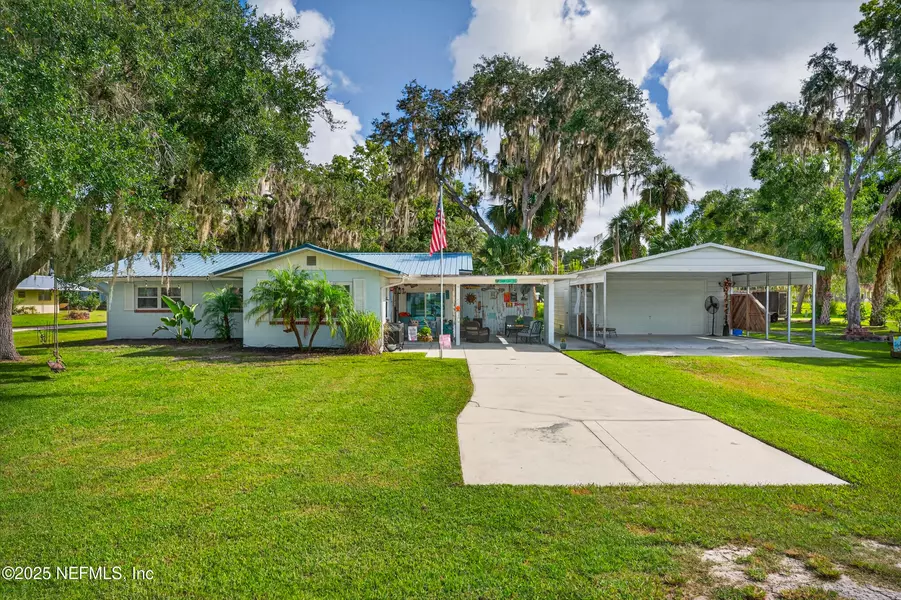 200 BASS DR, Crescent City, FL 32112