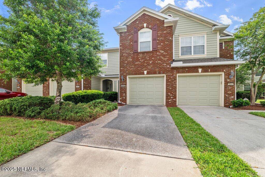 6946 ROUNDLEAF DR, Jacksonville, FL 32258