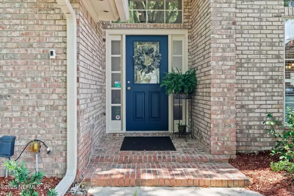 Orange Park, FL 32073,595 GLASGOW CT