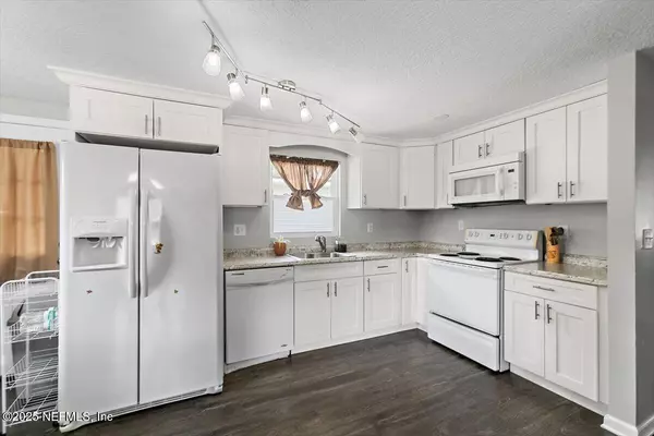 Jacksonville, FL 32211,222 ACME ST