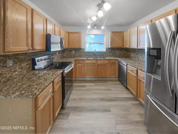 Jacksonville, FL 32225,12011 COBBLESTONE FOREST CIR S