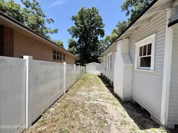 Jacksonville, FL 32208,725 CALVERT ST