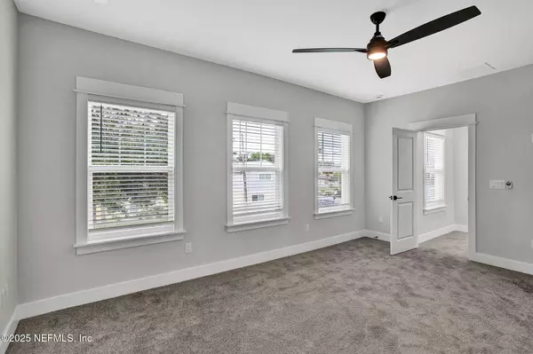 Jacksonville Beach, FL 32250,673 6TH AVE S