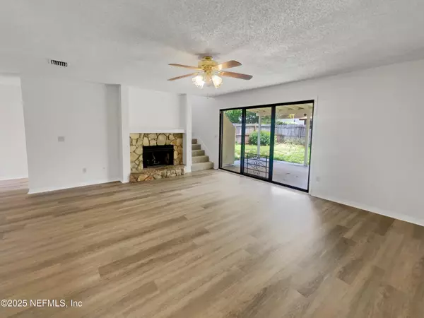 Jacksonville, FL 32225,1127 ROMAINE CIR W