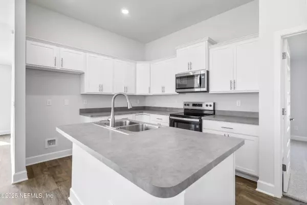 Jacksonville, FL 32219,8316 HELMSLEY BLVD