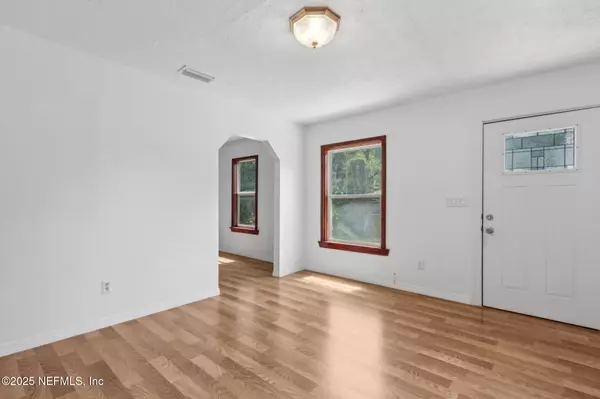 Jacksonville, FL 32208,8949 8TH AVE