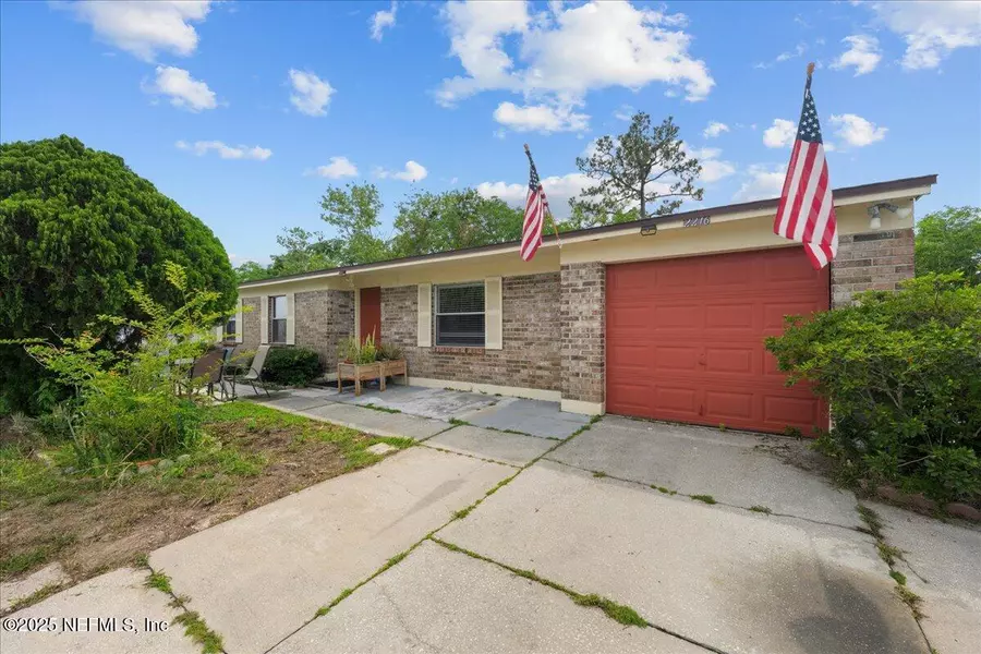 2216 MINDANAO DR, Jacksonville, FL 32246